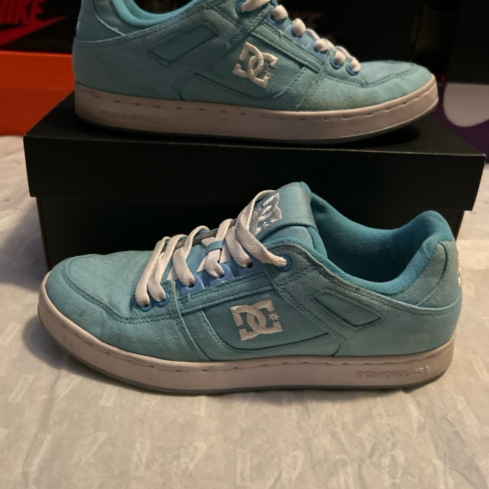 DC skateboarding shoes size 9 women’s